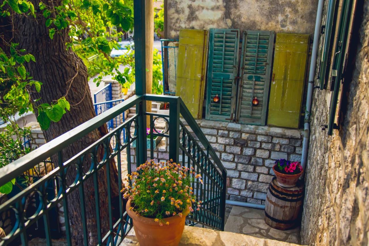 Traditional Guesthouses Xenofon Drymon Bagian luar foto